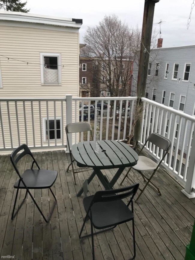 Building Photo - 4 br, 1 bath  - 83 Beacon St