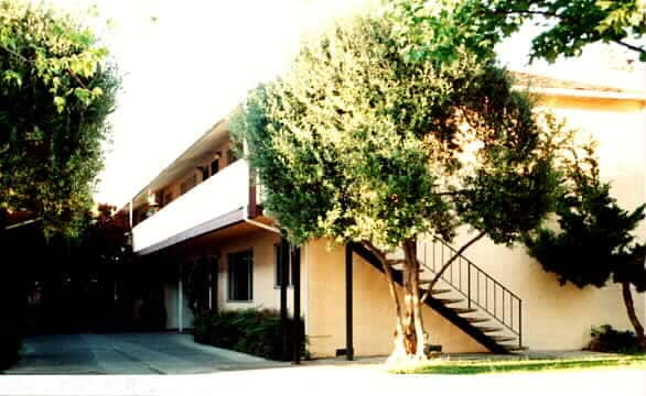 Building Photo - 1638 Latham St