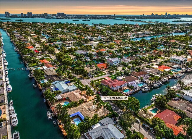 Foto del edificio - 2075 Arch Creek Dr