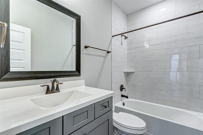 Foto del edificio - 12523 Holly Blue Ln