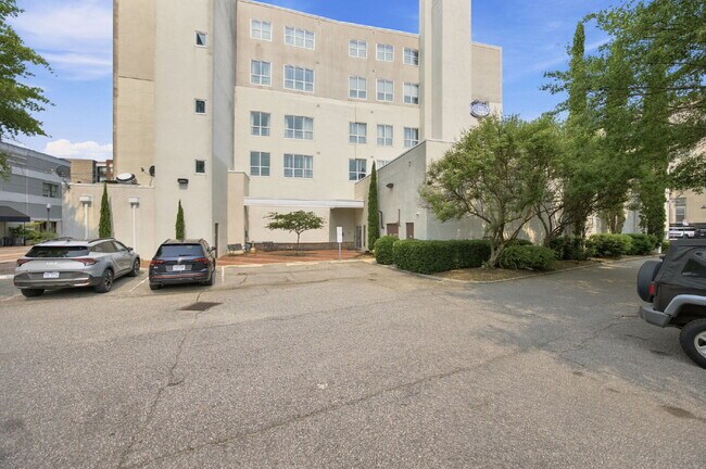 Foto del edificio - Downtown Living at Its Best
