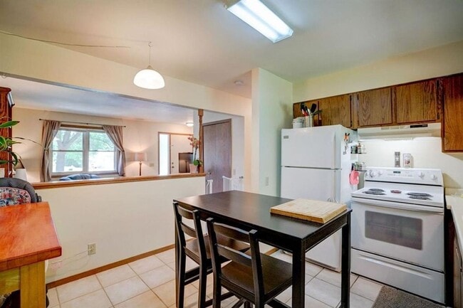 Building Photo - McFarland Duplex
