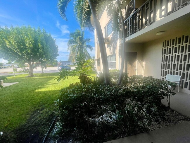 Photo - 1480 E Sample Rd Apartment