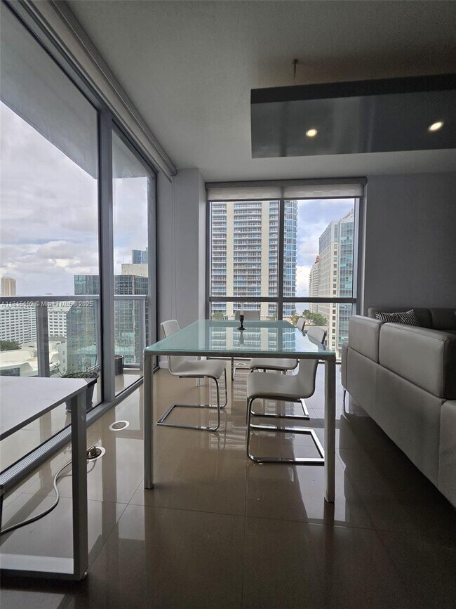 Foto del edificio - 1060 Brickell Ave