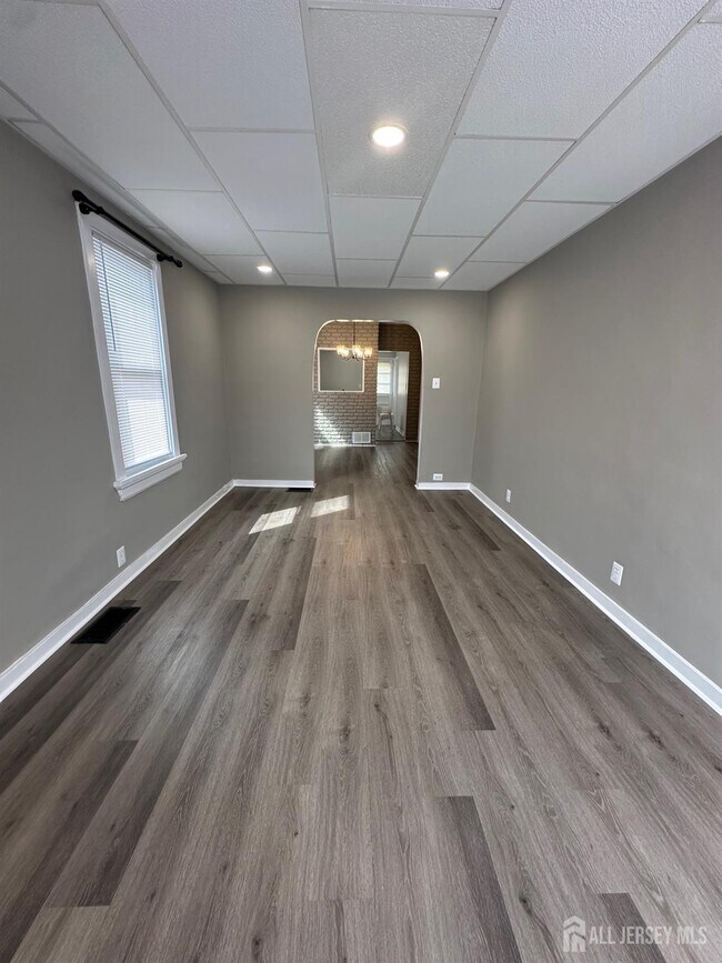 Foto del edificio - 28 Bird Ave