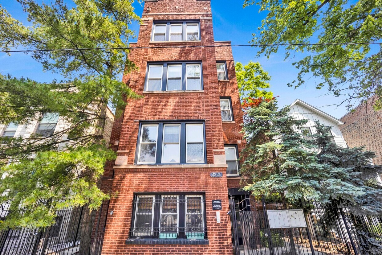 Primary Photo - 3226 W Potomac Ave