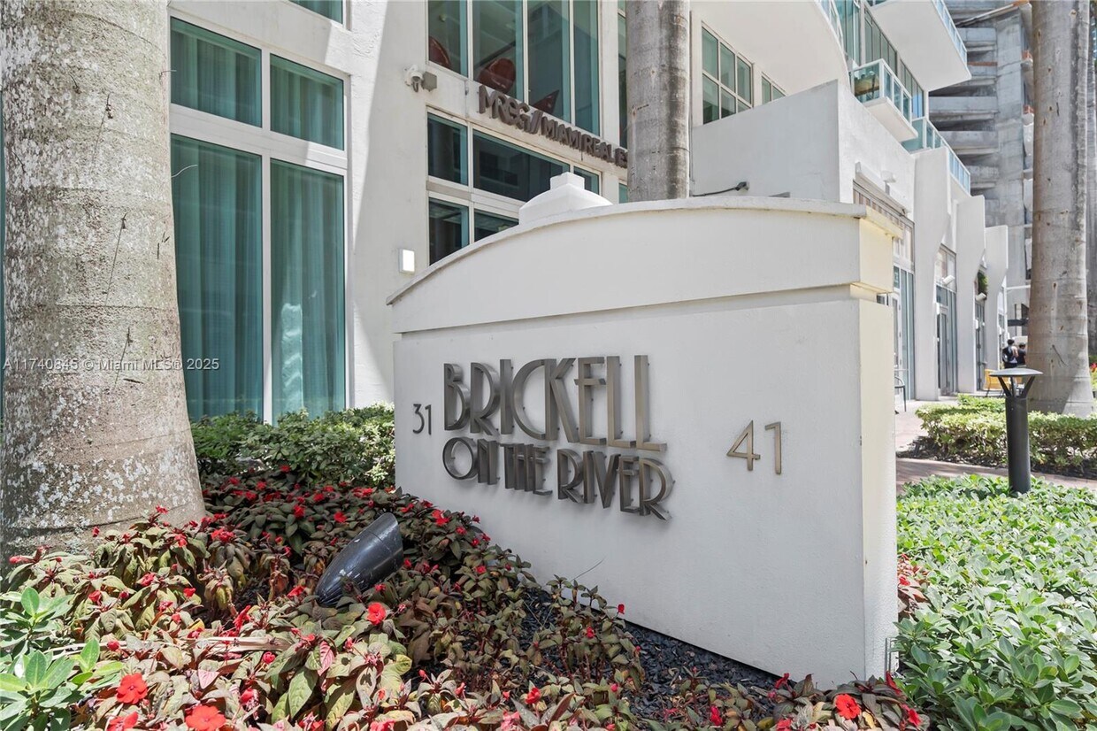 Primary Photo - 41 SE 5th St