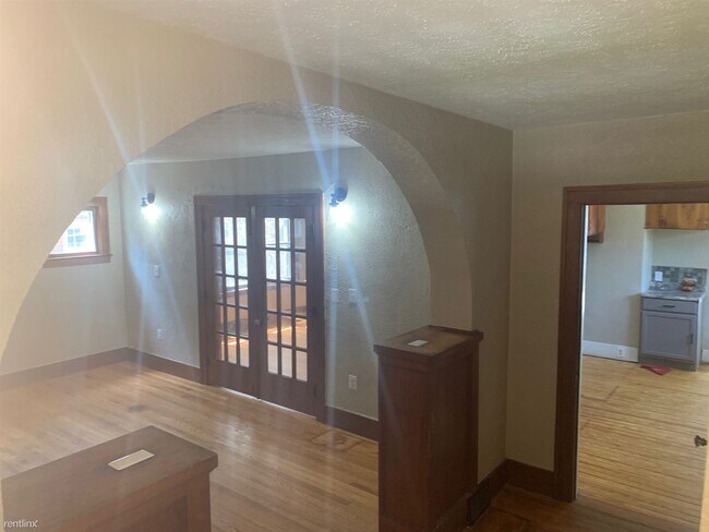 Building Photo - 5 br, 2 bath House - 65 Summit St