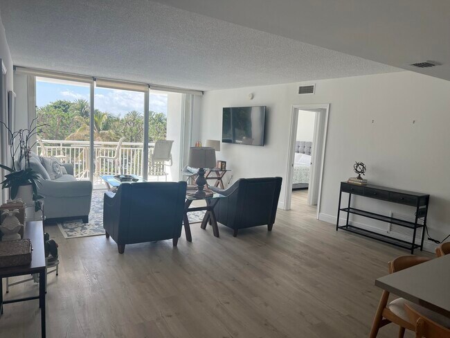Foto del edificio - 2780 S Ocean Blvd