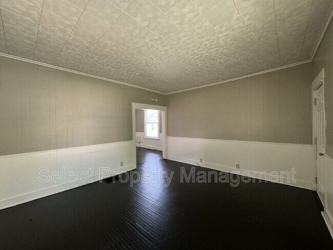 Building Photo - 1637 St Marys Ave