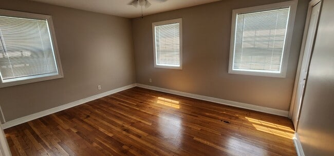 Foto del edificio - 2 BR / 1 BA Apartment