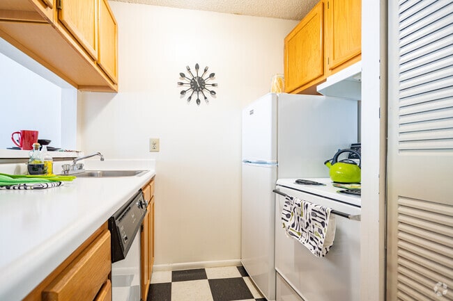 1 habitación, 1 baño - Kings Point Apartments