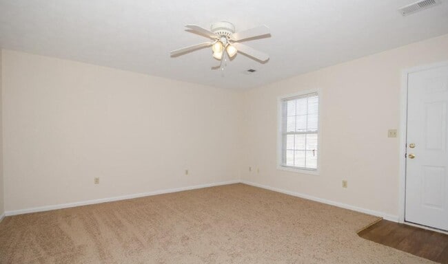 Building Photo - 1100 Richmond Green Dr