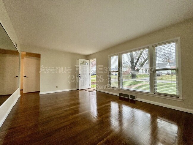 Foto del edificio - 7105 Circleview Dr