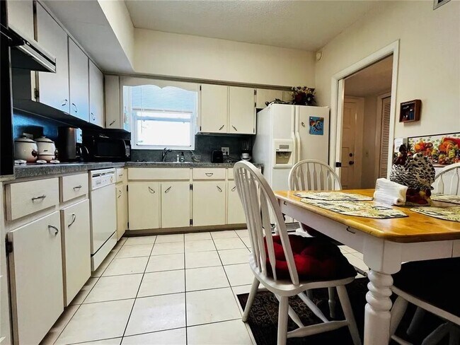 Foto del edificio - 2340 Grecian Way