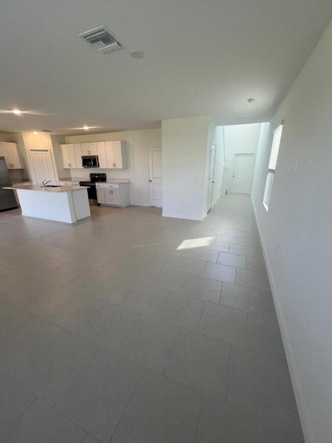 Building Photo - 19501 Fairhill Ct