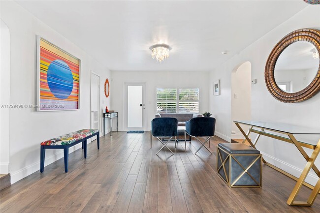 Foto del edificio - 516 SW 12th St