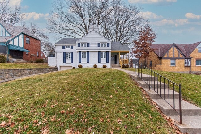 Foto del edificio - WESTWOOD - Freshly updated 4 bed 2.5 bath home