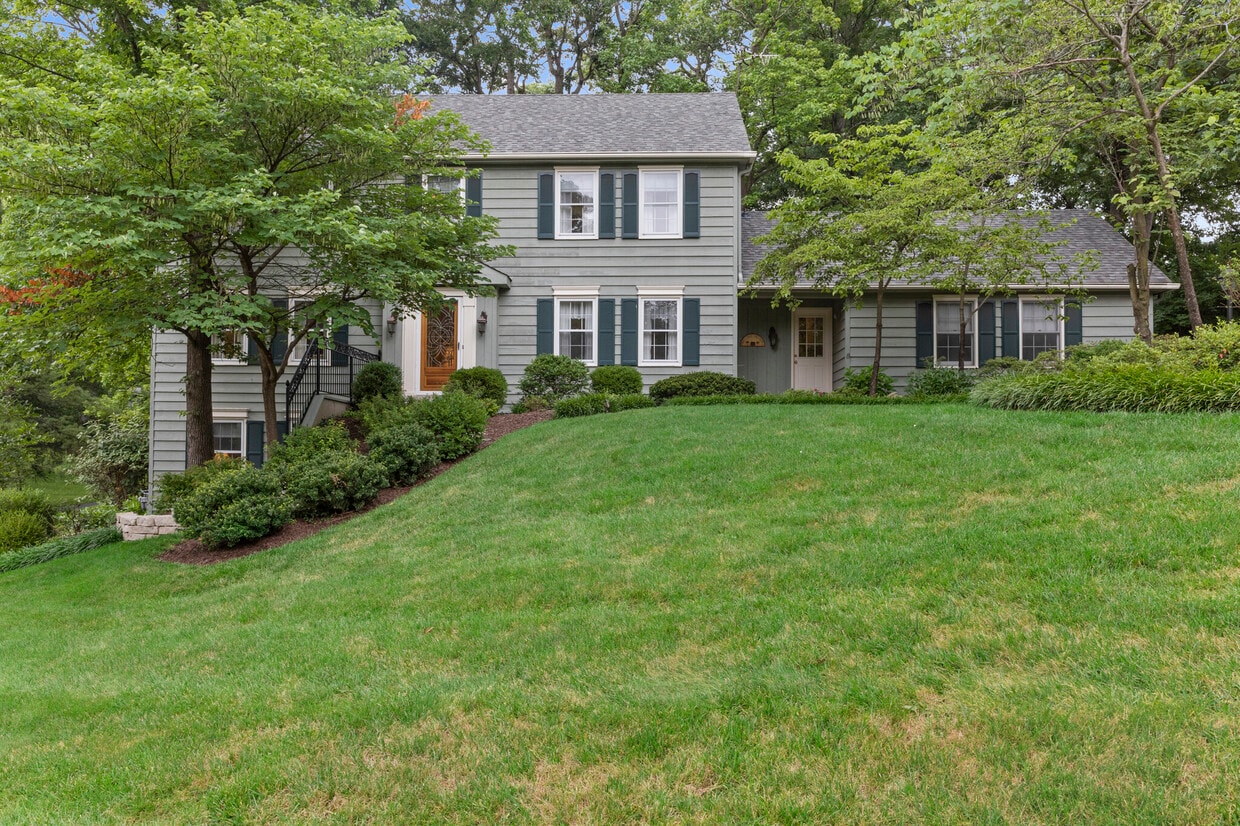 12819 Huntercreek Rd, Des Peres, MO 63131 House Rental in Des Peres