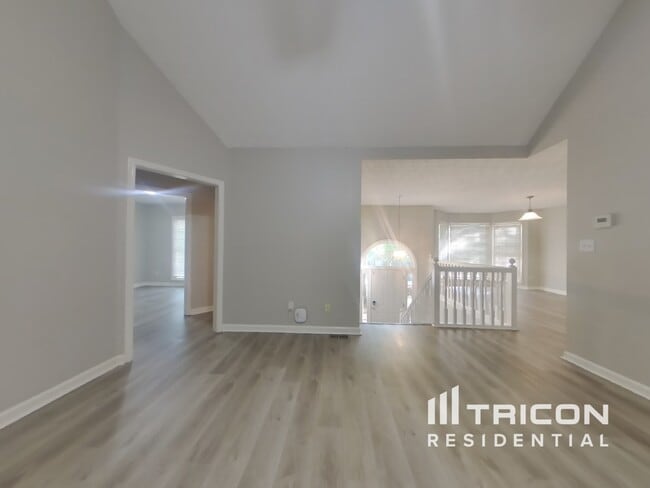 Foto del edificio - 336 Sterling Dr