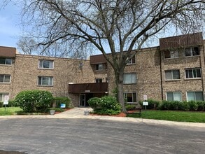 Building Photo - 2600 Brookwood Way Dr