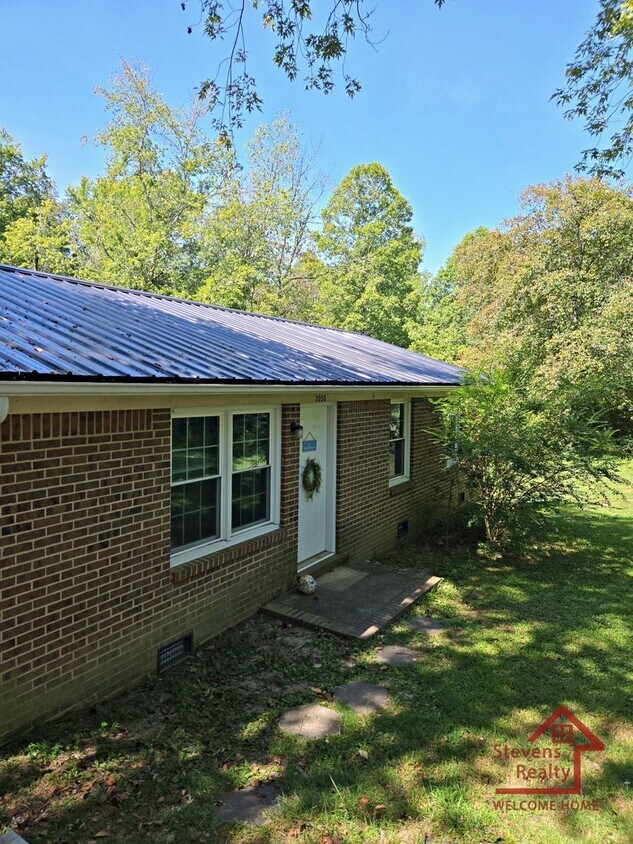 Foto principal - 2050 Wildwood Rd