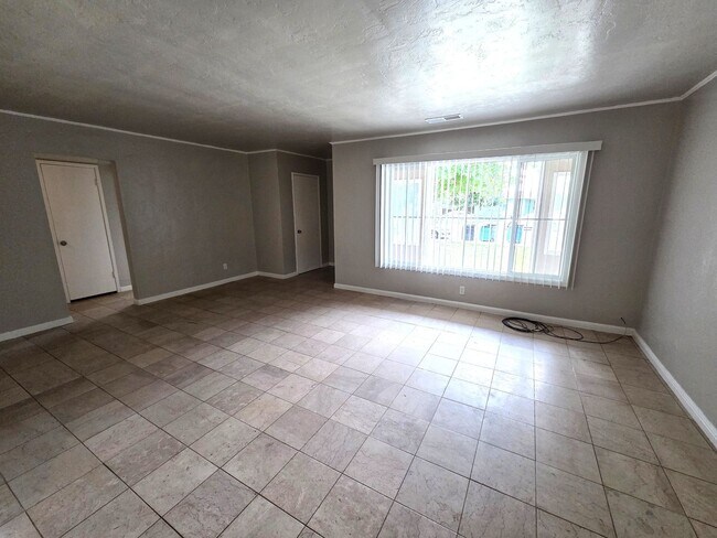 Foto del edificio - 4 Bedroom 2 Bath Home