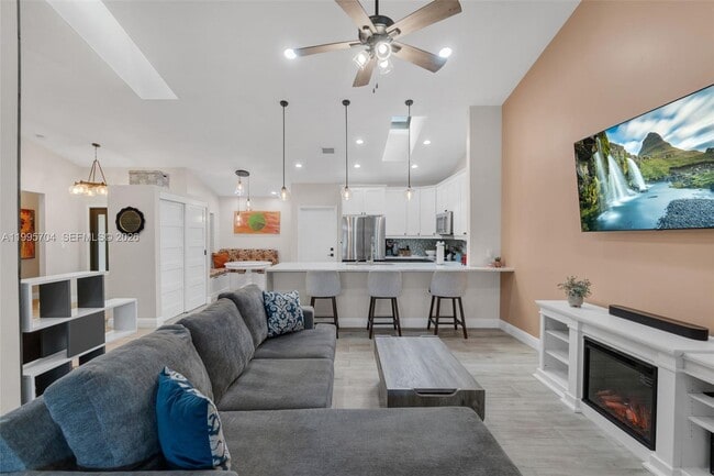 Foto del edificio - 4220 Grove Park Ln