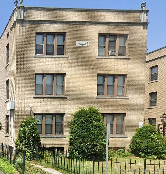 Building Photo - 35 Sumner St