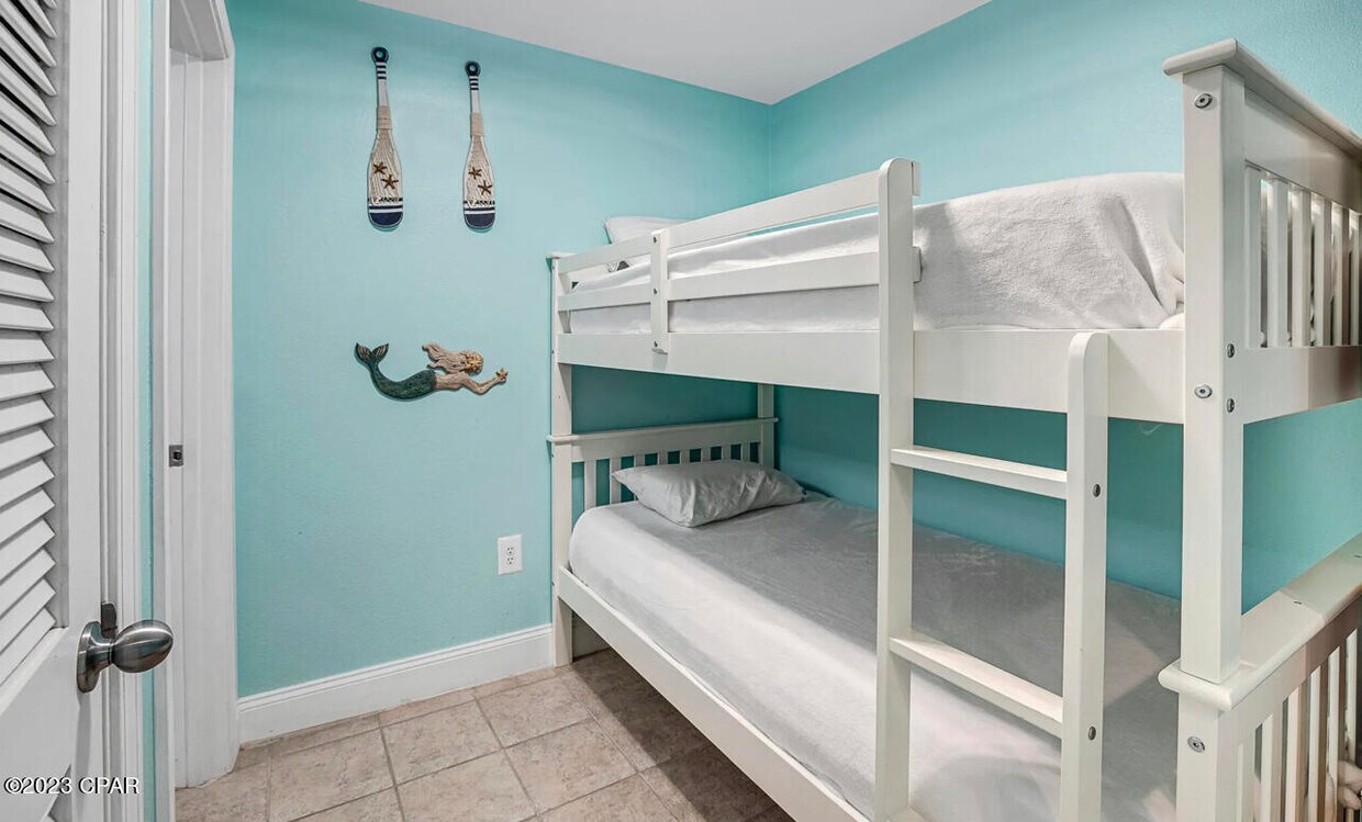 Foto del edificio - 9860 S Thomas Dr