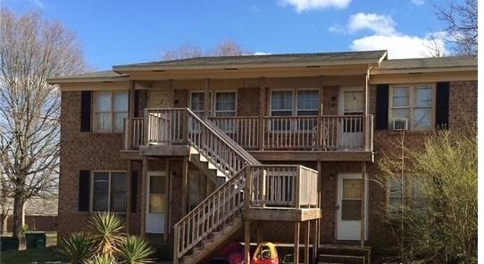 Building Photo - 802 S Long St