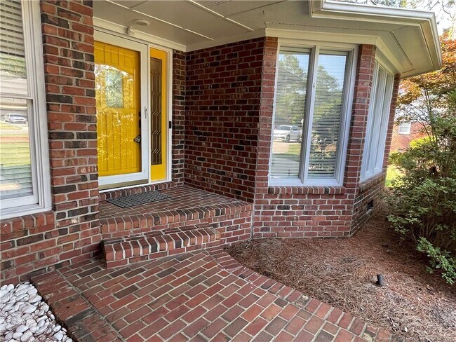 Foto del edificio - 6560 Windy Creek Way