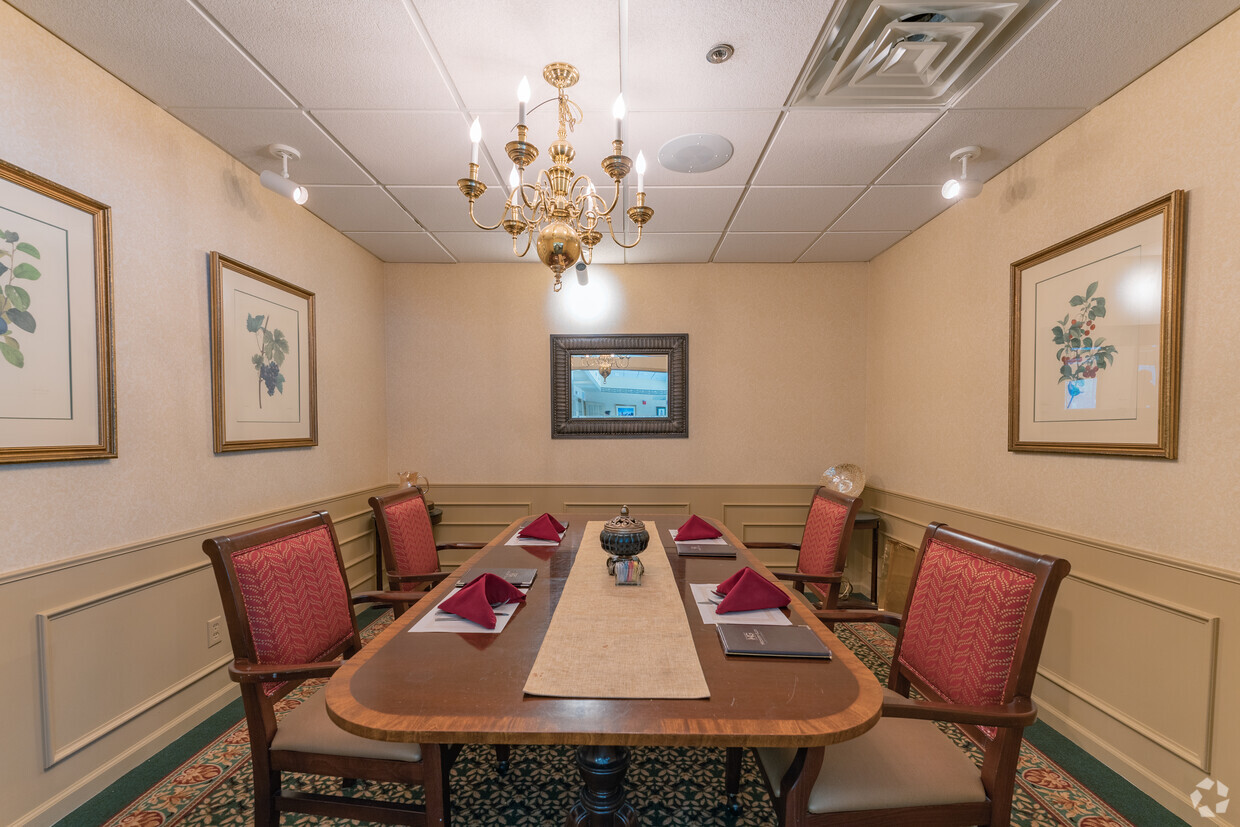 Comedor - Hickory Glen, Active Senior Living