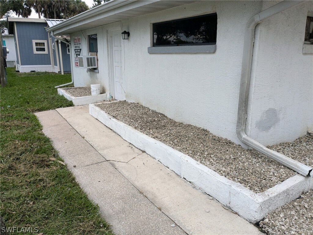 Primary Photo - 1699 Ixora Dr