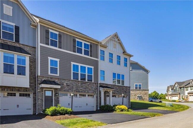 Foto del edificio - 6004 Augusta Ln