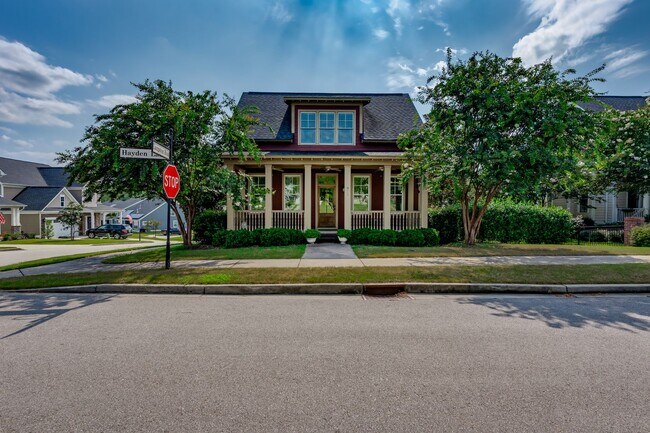Building Photo - Beautiful Lake Carolina craftsman home located in Woodleigh Park