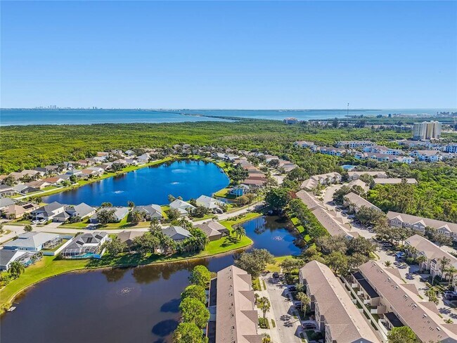 Foto del edificio - 571 Shoreham Ct NE