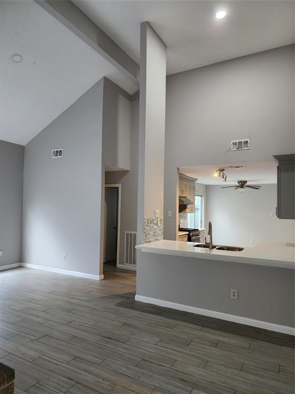 Building Photo - 12339 Meadow Briar Dr