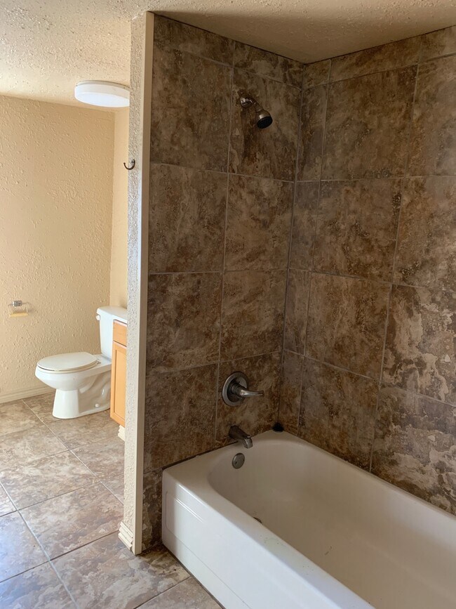 Foto del edificio - 3204 Russell St