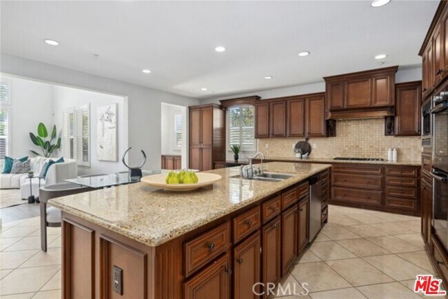 Building Photo - 2850 N Stone Pine Glen