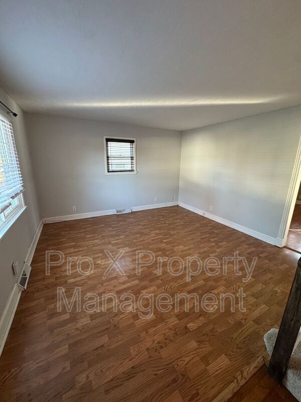 Foto del edificio - 1304 E Woodland St