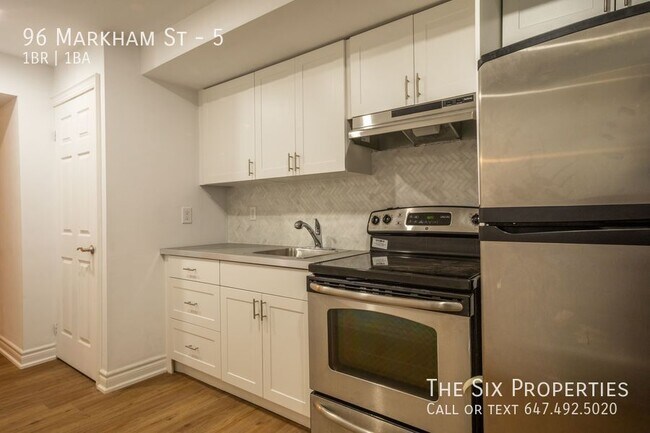 Photo du bâtiment - Newly Renovated Spacious 1 Bedroom Apartment - Trinity Bellwoods