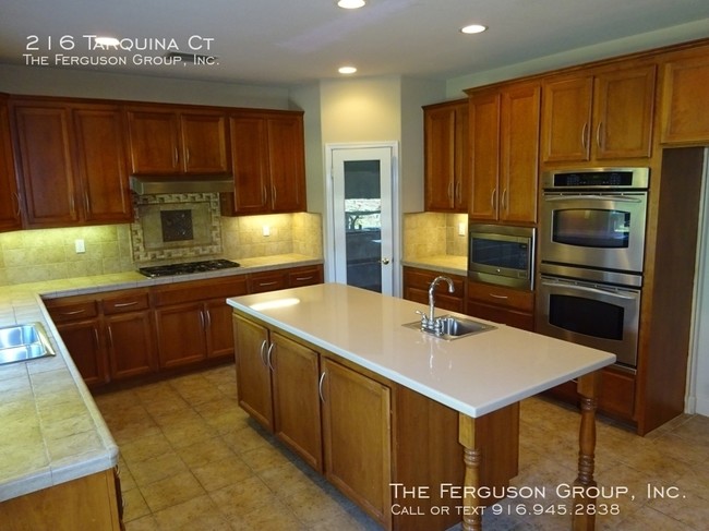 Building Photo - Five Bedroom Home in Serrano with Solar