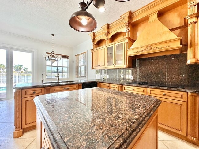 Building Photo - 5023 NW 94th Pl
