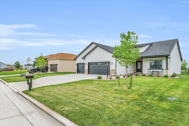 Building Photo - New Construction - 3 bed Ranch near Golf C...