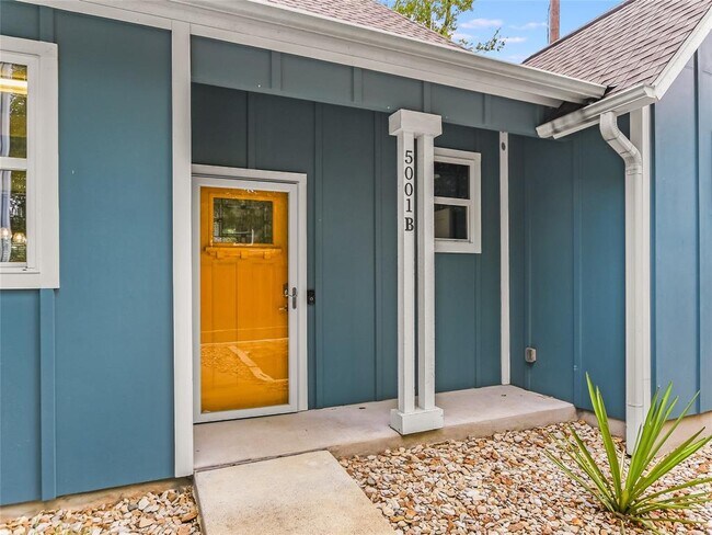 Building Photo - 5001 Sunset Trail