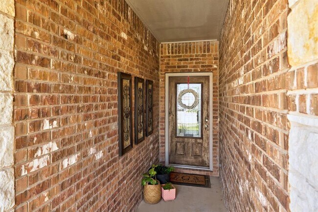 Foto del edificio - 744 Hoot Owl Ln S