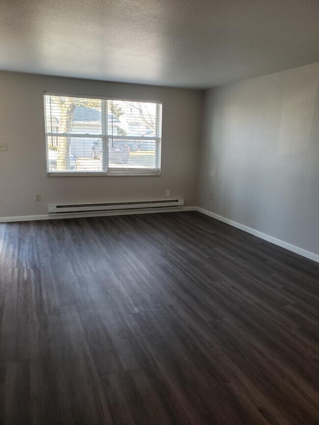 Building Photo - 1149 W South Park Ave
