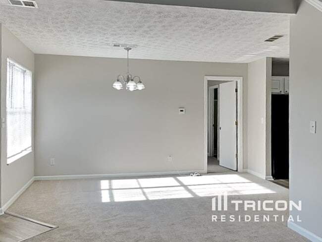 Building Photo - 1791 Killarney Dr SW