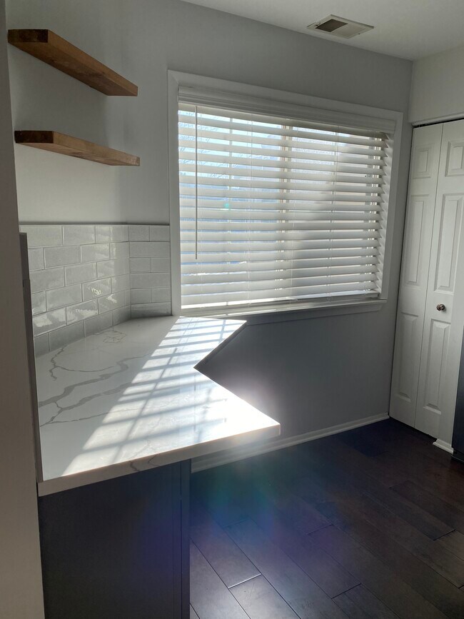 Photo - 1154 E Wilson Ave Apartment